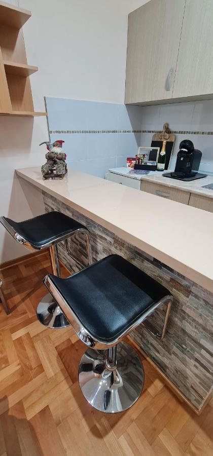 Design Apartment Business Lux 4 Star "Rio" Completely Business Lux Place In The City Center & Free Included Industry Optical Wifi & Netflix & Keyless Code Entry & Full Smart App & Kitchen & Washing Machine & Wide Terrace & Secure 2 Parking Place Чуприя Екстер'єр фото