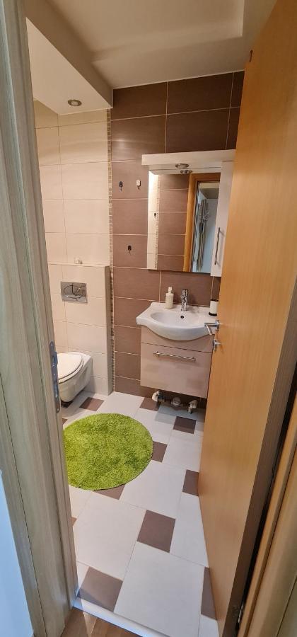 Design Apartment Business Lux 4 Star "Rio" Completely Business Lux Place In The City Center & Free Included Industry Optical Wifi & Netflix & Keyless Code Entry & Full Smart App & Kitchen & Washing Machine & Wide Terrace & Secure 2 Parking Place Чуприя Екстер'єр фото